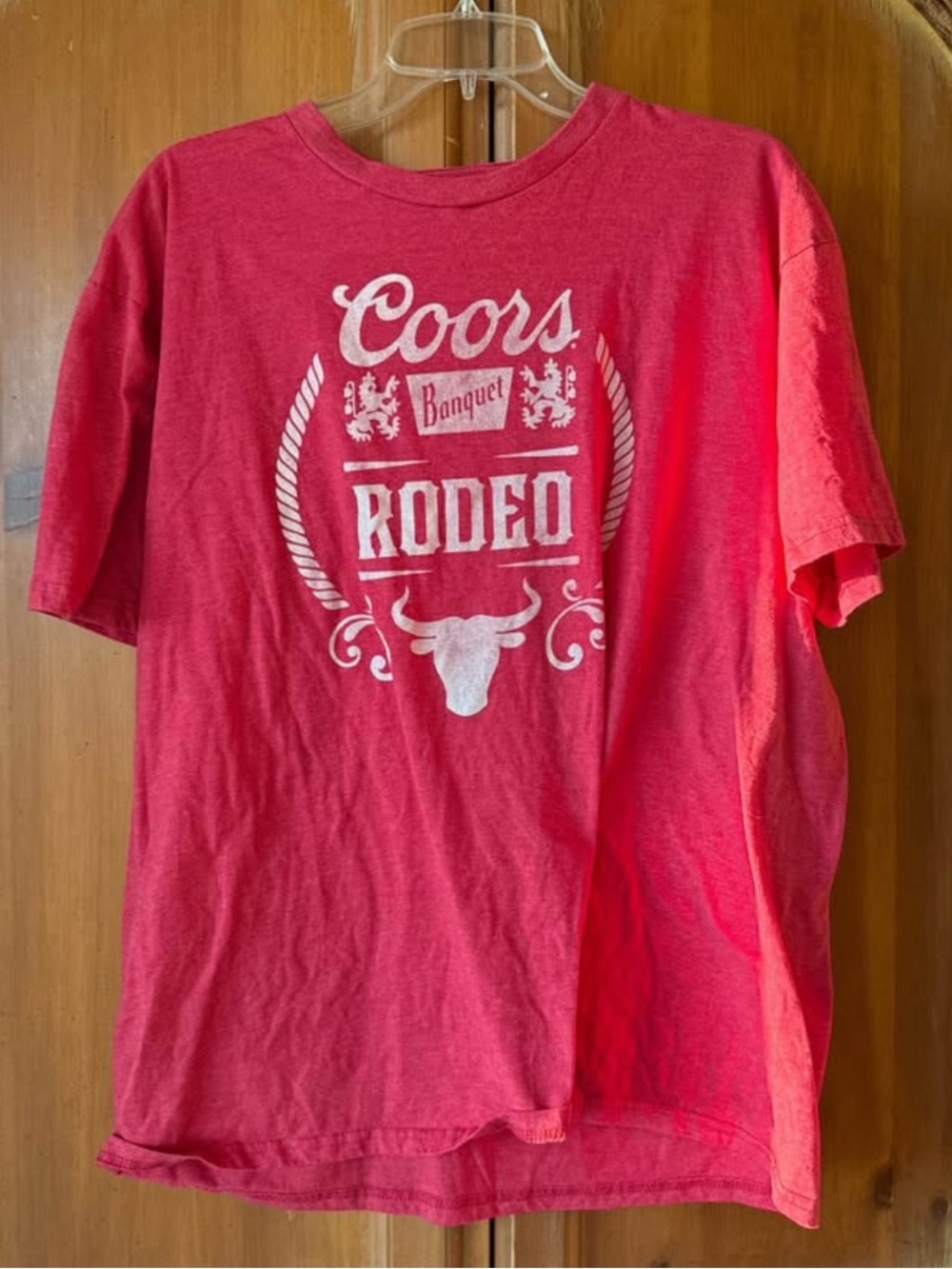 Tee Luv Coors Banquet Red Graphic T‑Shirt